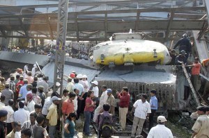 Thane train accident 2