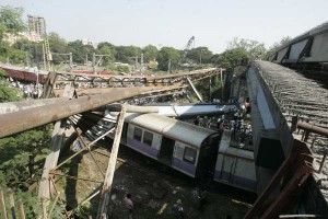 Thane train accident 3