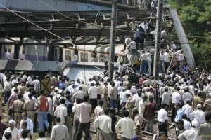 thane train accident